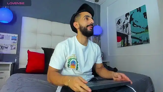 Yiyo10  online show from February 2026 04:01:01 AM