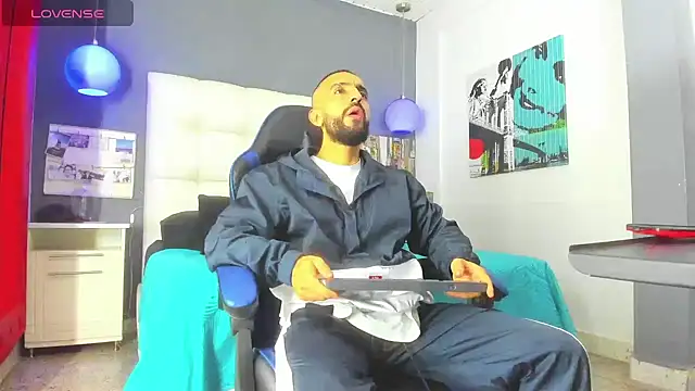 Yiyo10  online show from February 2026 04:23:01 AM