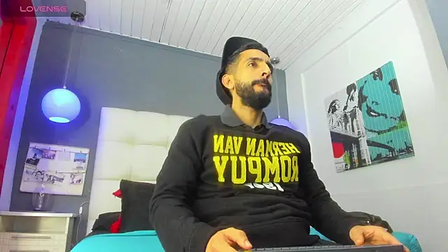 Yiyo10  online show from February 2026 04:29:02 AM