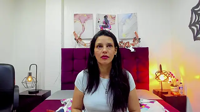 Snapshot of MashaPiink chatting on October 2025 01:01:02 PM MashaPiink online show from October 2025 01:01:02 PM