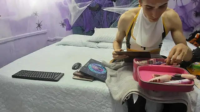 Snapshot of shantala_nastasiia chatting on October 2025 12:13:02 PM shantala nastasiia online show from October 2025 12:13:02 PM