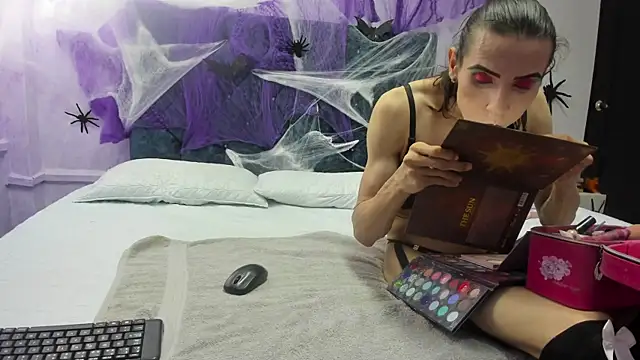 Snapshot of shantala_nastasiia chatting on October 2025 12:37:02 PM shantala nastasiia online show from October 2025 12:37:02 PM