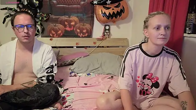 lisa yummi online show from October 2025 09:24:01 PM