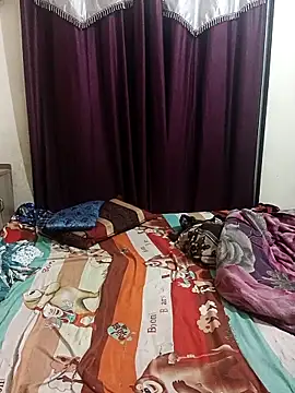 Snapshot of MEERAcle chatting on December 2025 05:03:01 PM MEERAcle online show from December 2025 05:03:01 PM