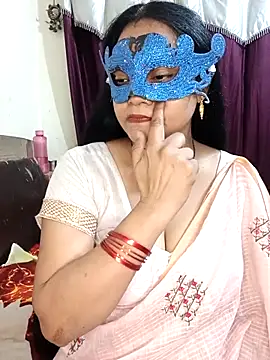 Snapshot of MEERAcle chatting on February 2026 03:56:01 PM MEERAcle online show from February 2026 03:56:01 PM