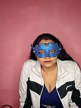 Snapshot of MEERAcle chatting on January 2026 03:43:02 AM MEERAcle online show from January 2026 03:43:02 AM