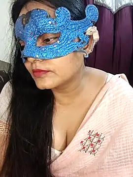 Snapshot of MEERAcle chatting on March 2026 06:37:02 PM MEERAcle online show from March 2026 06:37:02 PM