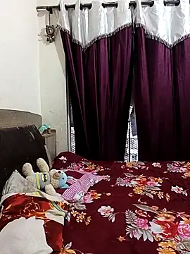 Snapshot of MEERAcle chatting on March 2026 01:12:02 PM MEERAcle online show from March 2026 01:12:02 PM