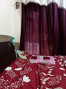 Snapshot of MEERAcle chatting on April 2026 04:57:01 AM MEERAcle online show from April 2026 04:57:01 AM