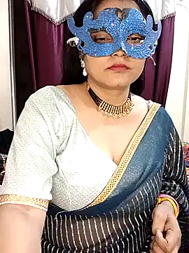 Snapshot of MEERAcle chatting on February 2026 06:29:02 PM MEERAcle online show from February 2026 06:29:02 PM