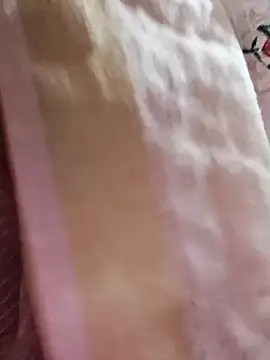 Snapshot of MEERAcle chatting on April 2026 04:58:02 AM MEERAcle online show from April 2026 04:58:02 AM