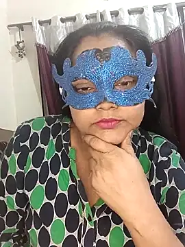 Snapshot of MEERAcle chatting on December 2025 03:56:02 PM MEERAcle online show from December 2025 03:56:02 PM