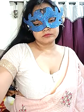 Snapshot of MEERAcle chatting on March 2026 05:13:01 AM MEERAcle online show from March 2026 05:13:01 AM