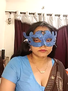 Snapshot of MEERAcle chatting on February 2026 04:29:01 PM MEERAcle online show from February 2026 04:29:01 PM