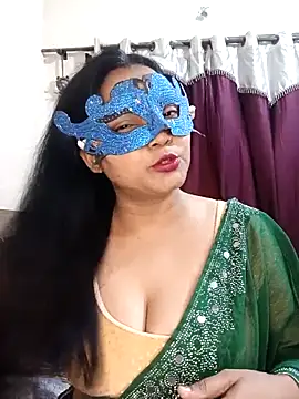 Snapshot of MEERAcle chatting on March 2026 06:26:01 AM MEERAcle online show from March 2026 06:26:01 AM