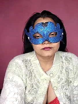 Snapshot of MEERAcle chatting on January 2026 05:07:02 PM MEERAcle online show from January 2026 05:07:02 PM