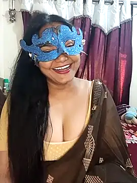 Snapshot of MEERAcle chatting on April 2026 03:57:02 AM MEERAcle online show from April 2026 03:57:02 AM