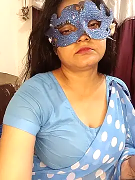 Snapshot of MEERAcle chatting on March 2026 03:32:01 AM MEERAcle online show from March 2026 03:32:01 AM