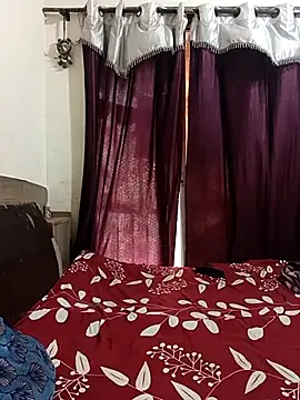 Snapshot of MEERAcle chatting on March 2026 05:56:01 AM MEERAcle online show from March 2026 05:56:01 AM