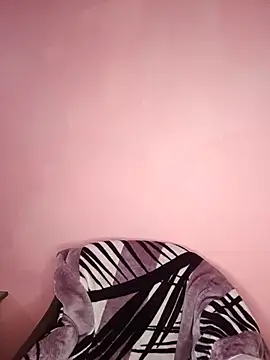 Snapshot of MEERAcle chatting on January 2026 05:28:02 PM MEERAcle online show from January 2026 05:28:02 PM