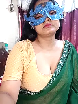 Snapshot of MEERAcle chatting on April 2026 03:22:01 AM MEERAcle online show from April 2026 03:22:01 AM