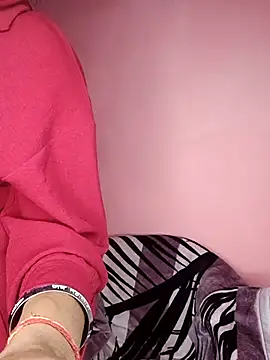 Snapshot of MEERAcle chatting on January 2026 12:20:01 PM MEERAcle online show from January 2026 12:20:01 PM