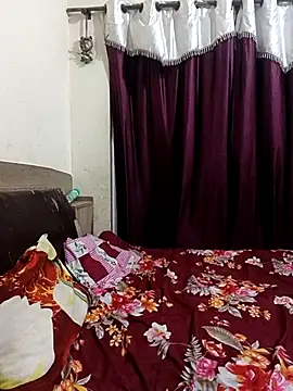 Snapshot of MEERAcle chatting on April 2026 03:09:01 PM MEERAcle online show from April 2026 03:09:01 PM