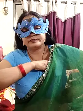 Snapshot of MEERAcle chatting on February 2026 03:45:01 PM MEERAcle online show from February 2026 03:45:01 PM