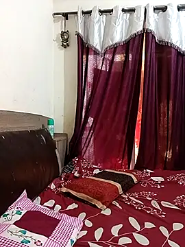 Snapshot of MEERAcle chatting on April 2026 04:18:01 AM MEERAcle online show from April 2026 04:18:01 AM