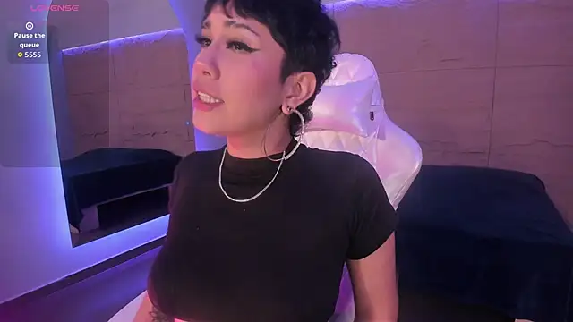 Snapshot of ZahaRose chatting on October 2025 09:05:01 PM ZahaRose online show from October 2025 09:05:01 PM