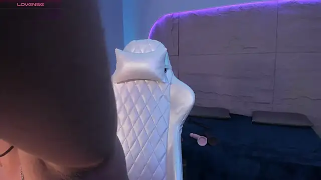 Snapshot of ZahaRose chatting on September 2025 11:21:01 PM ZahaRose online show from September 2025 11:21:01 PM