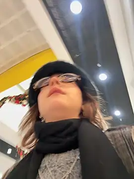 Snapshot of Only_April chatting on December 2025 08:02:01 AM Only April online show from December 2025 08:02:01 AM