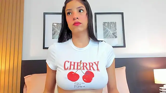 Snapshot of catalina_jolie chatting on February 2026 04:22:02 AM catalina jolie online show from February 2026 04:22:02 AM