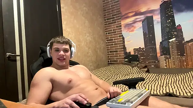 MusclePhantom online show from February 2026 08:41:01 PM