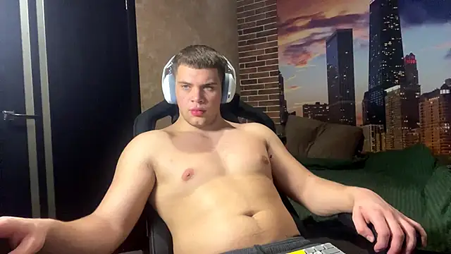 MusclePhantom online show from March 2026 09:35:01 PM