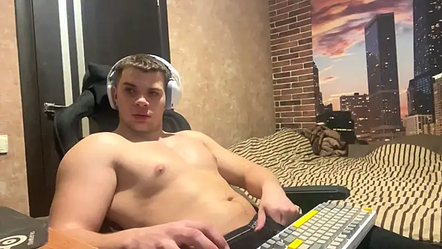 MusclePhantom online show from February 2026 09:23:01 PM