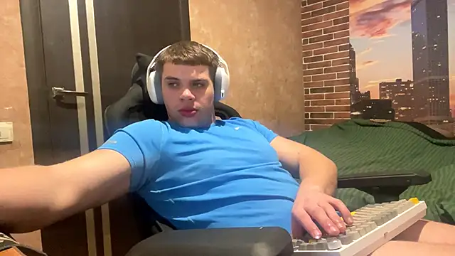 MusclePhantom online show from February 2026 09:59:02 PM