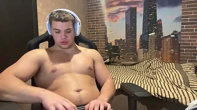 MusclePhantom online show from October 2025 09:22:02 PM