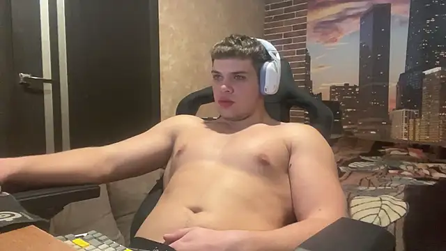 MusclePhantom online show from January 2026 09:52:02 PM