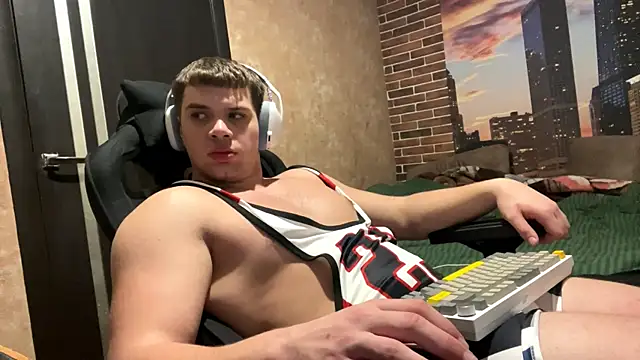 MusclePhantom online show from March 2026 10:04:02 PM