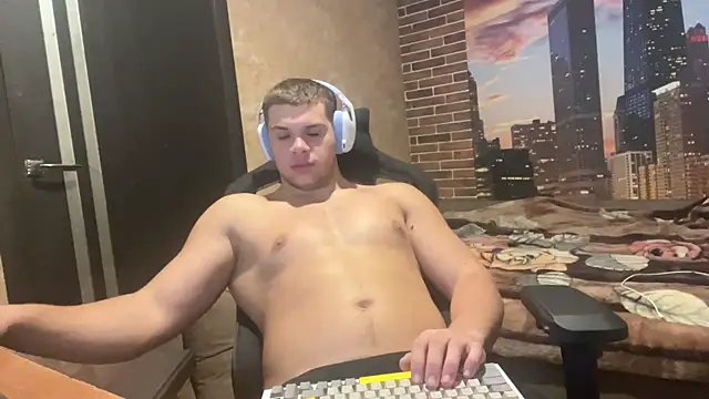 MusclePhantom online show from October 2025 08:31:01 PM