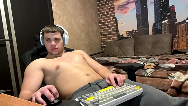 MusclePhantom online show from February 2026 10:32:01 PM