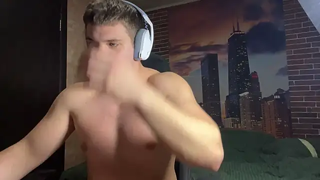 MusclePhantom online show from April 2026 08:55:02 PM
