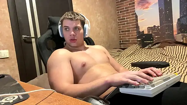 MusclePhantom online show from February 2026 09:46:02 PM