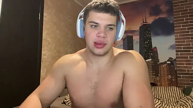 MusclePhantom online show from December 2025 10:09:01 PM