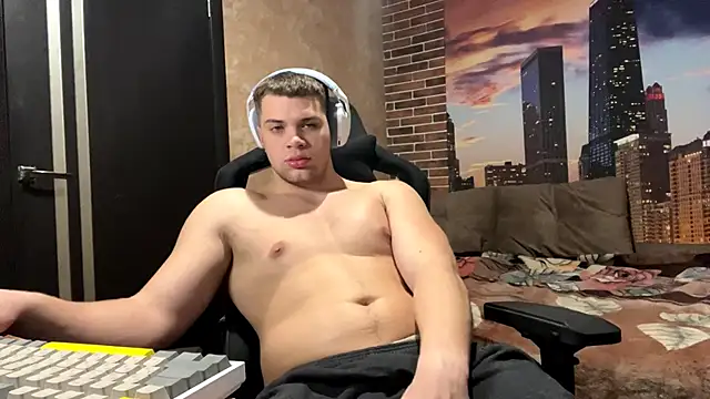 MusclePhantom online show from March 2026 09:04:01 PM