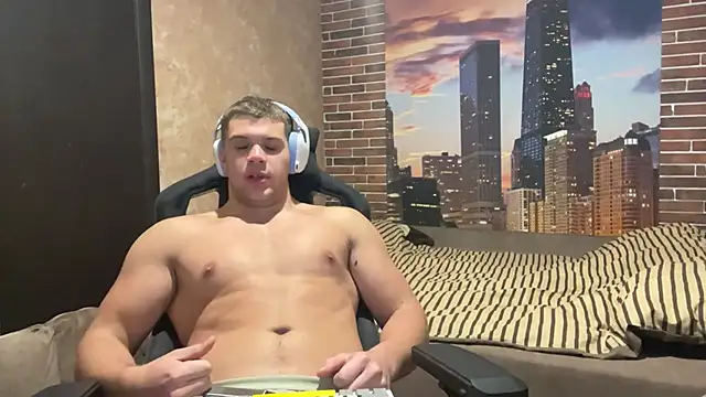 MusclePhantom online show from October 2025 08:41:02 PM