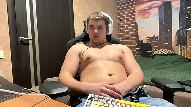 MusclePhantom online show from March 2026 09:18:01 PM