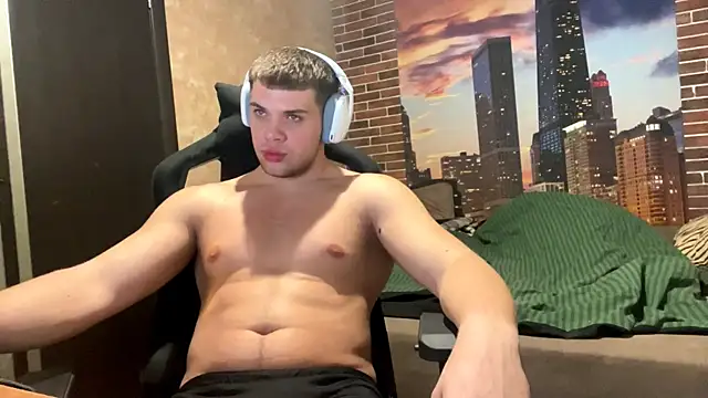 MusclePhantom online show from February 2026 10:21:01 PM