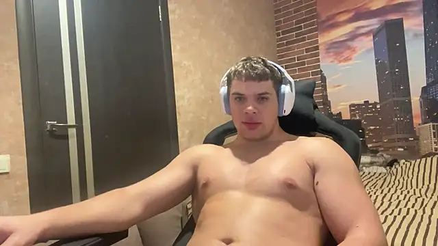 MusclePhantom online show from December 2025 09:53:01 PM